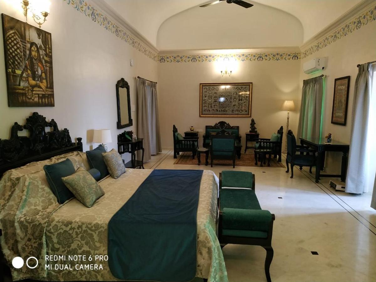 Mpt Sheesh Mahal, Orchha Hotel Exterior photo