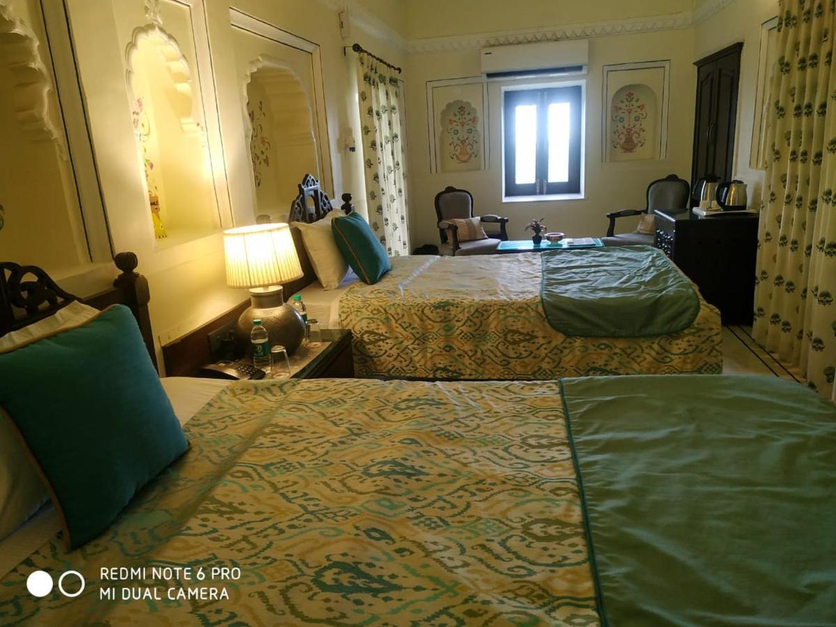 Mpt Sheesh Mahal, Orchha Hotel Exterior photo
