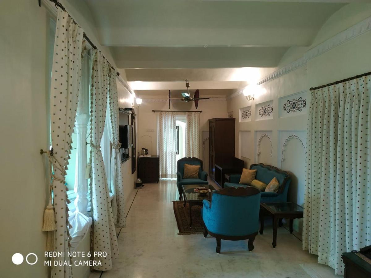 Mpt Sheesh Mahal, Orchha Hotel Exterior photo
