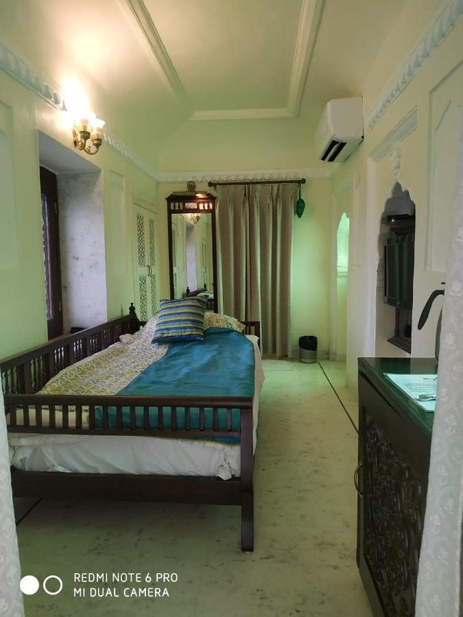Mpt Sheesh Mahal, Orchha Hotel Exterior photo