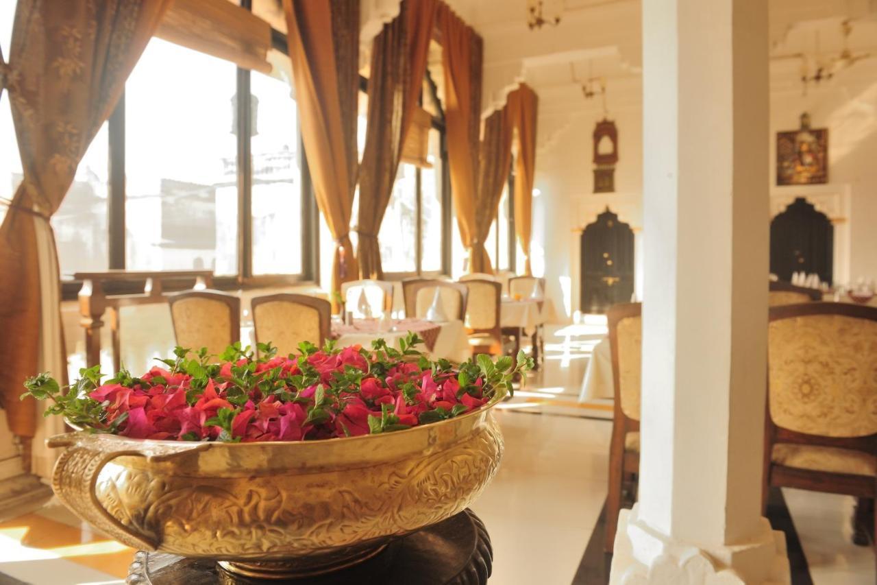 Mpt Sheesh Mahal, Orchha Hotel Exterior photo